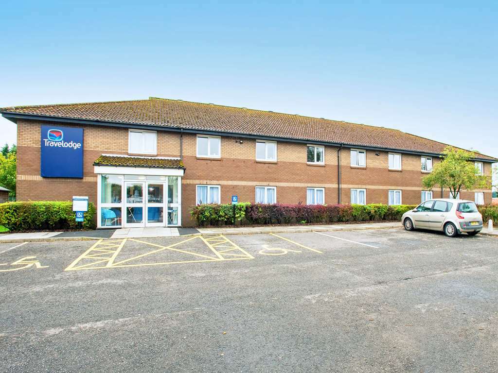 Travelodge Kinross M90 Exterior photo