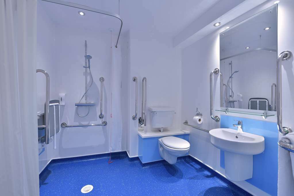 Travelodge Kinross M90 Room photo