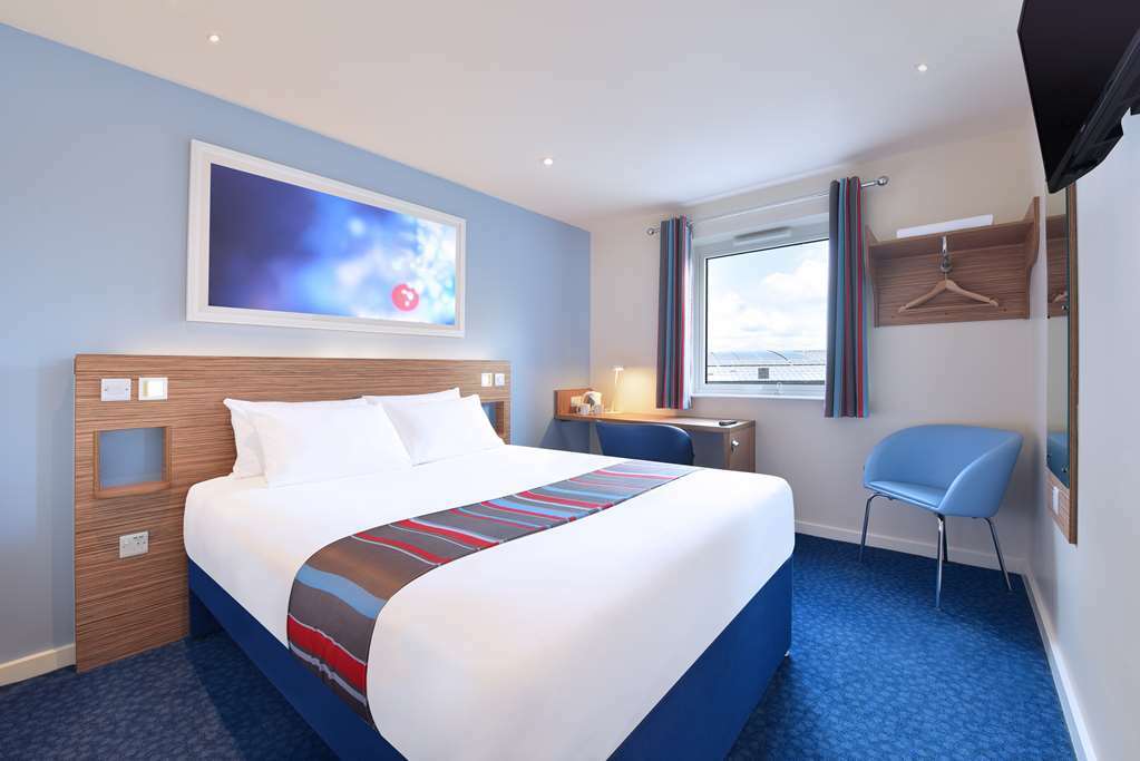 Travelodge Kinross M90 Room photo